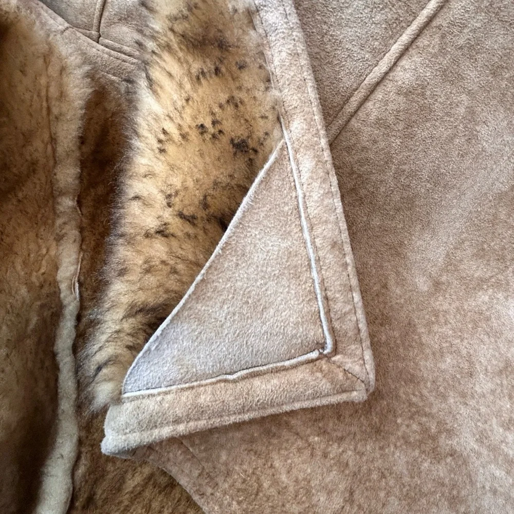 Ardeny LIKE NEW Women's LONG Tan LAMBS WOOL Coat - Picture 8 of 13